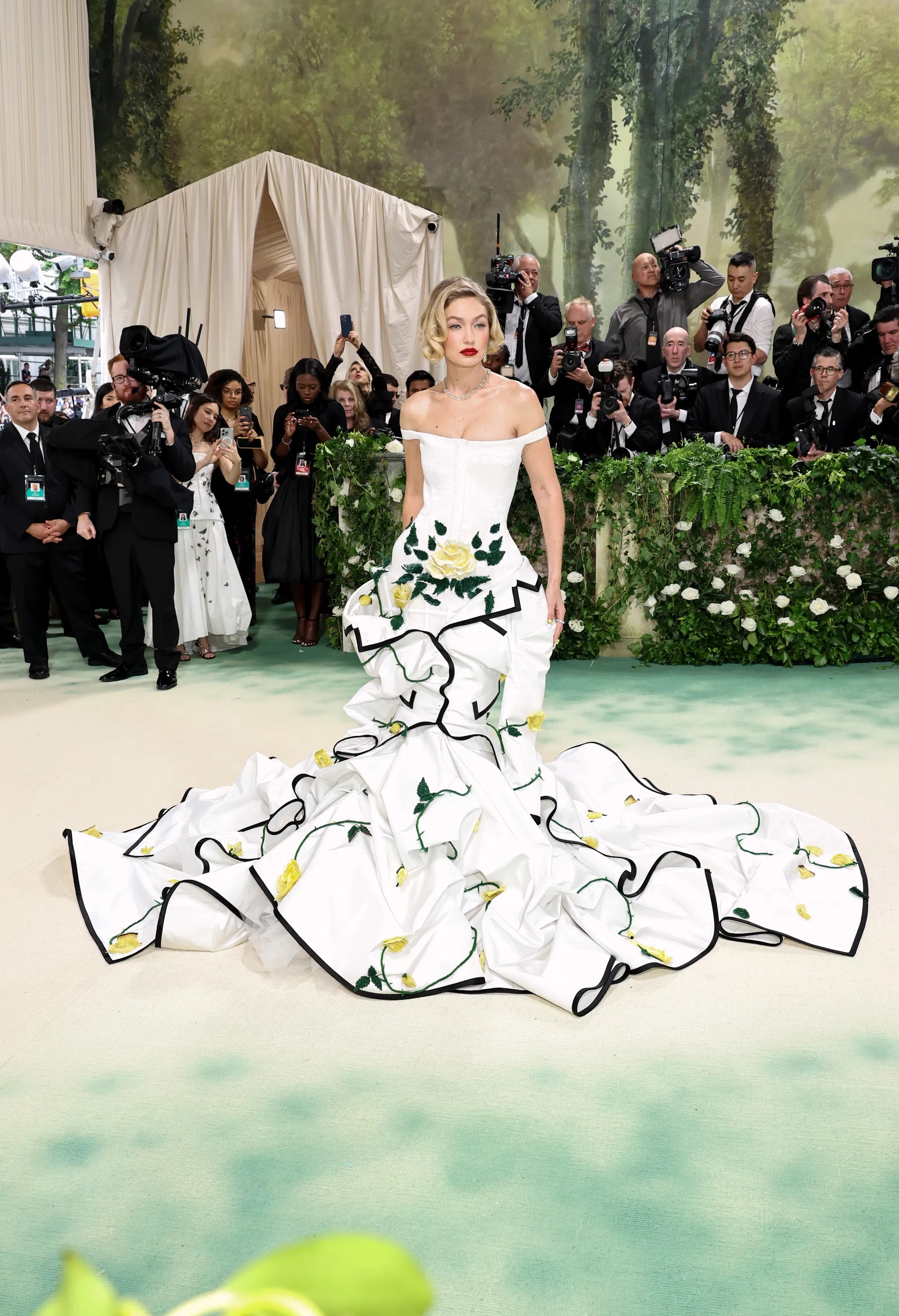 хадид.jpg (1.08 MB)