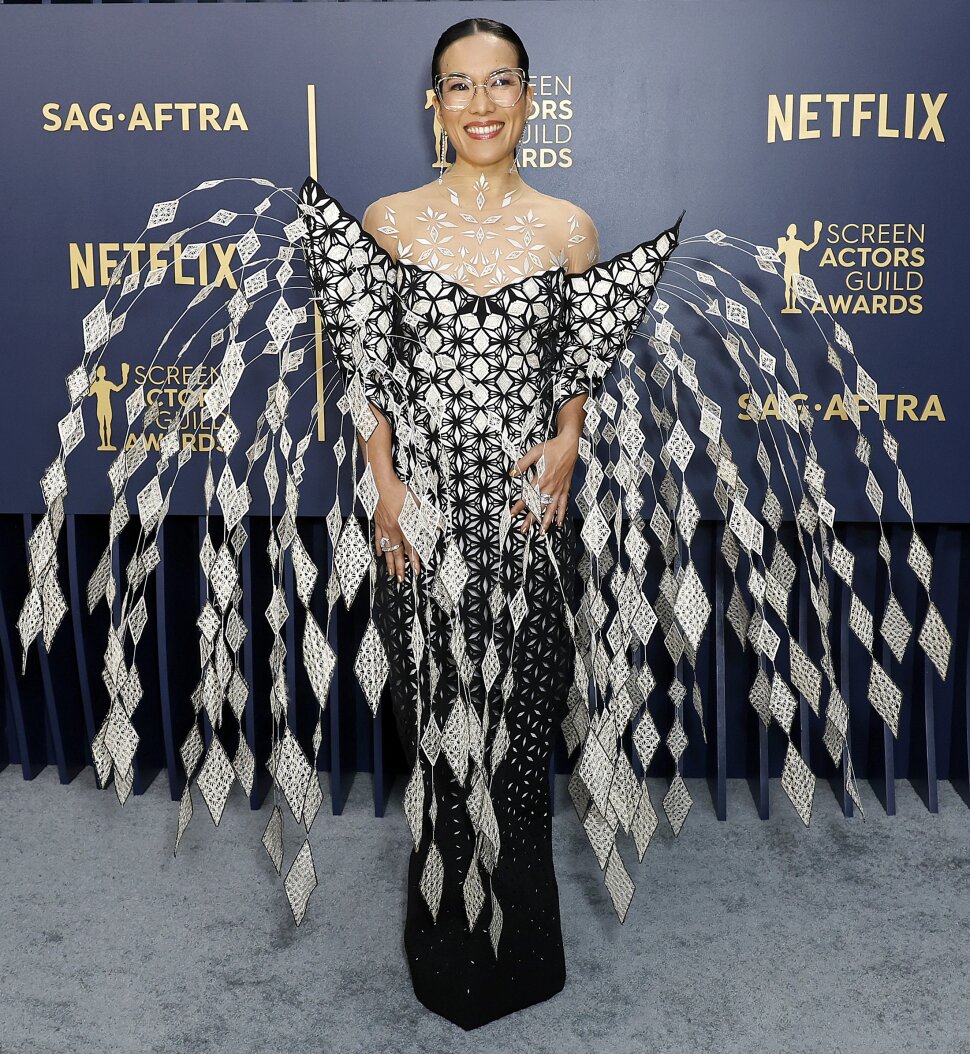 elli wong.jpg (327 KB)